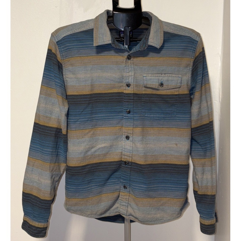 Patagonia Men's Organic Cotton Long Sleeve Flannel Shirt Button-Up,  Size S